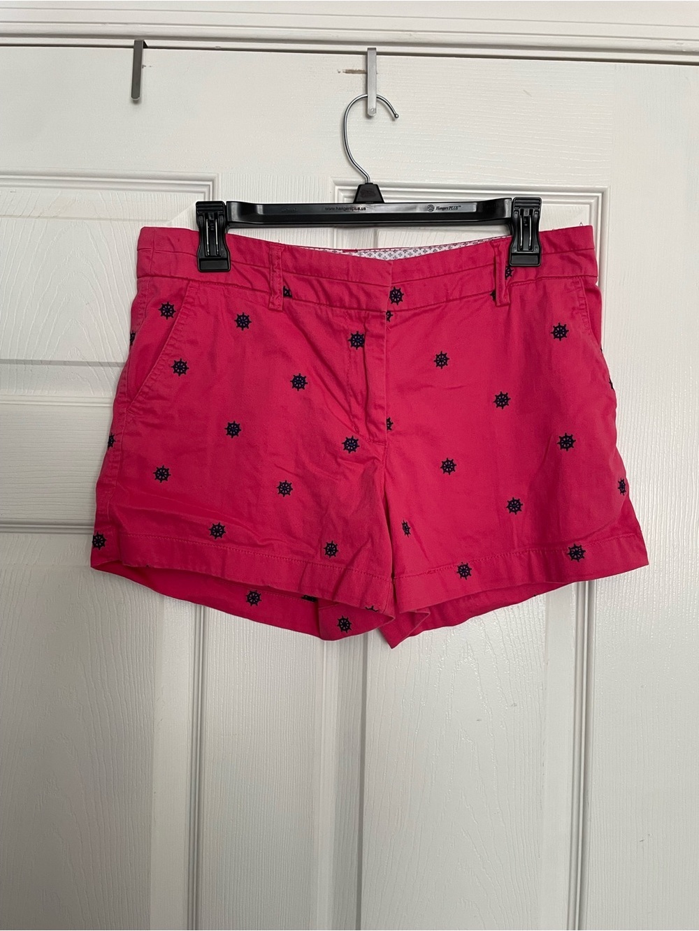 British Khaki Women’s size 6 Hot Pink Embroidered Nautical Wheel Cotton Shorts